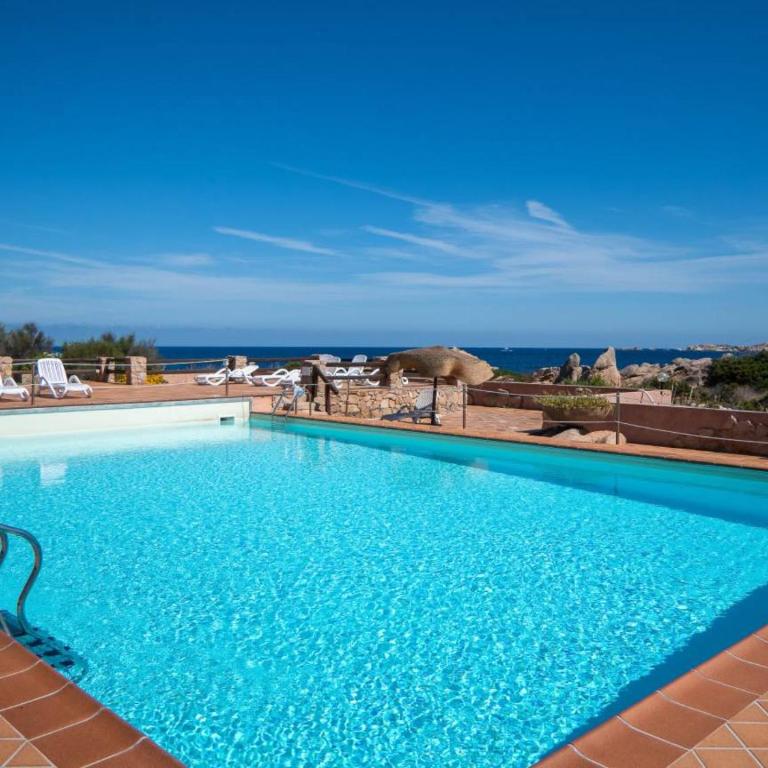 CASA MUGHETTO R5055 WiFi, seafront, private sea access, swimming pool - Two-Bedroom House - 97