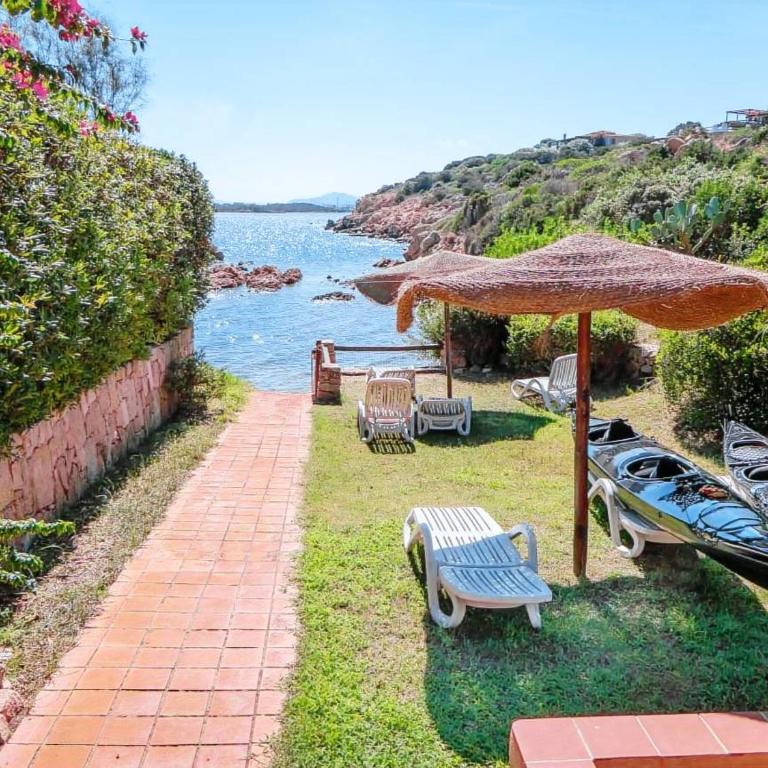 CASA MUGHETTO R5055 WiFi, seafront, private sea access, swimming pool - Two-Bedroom House - 98