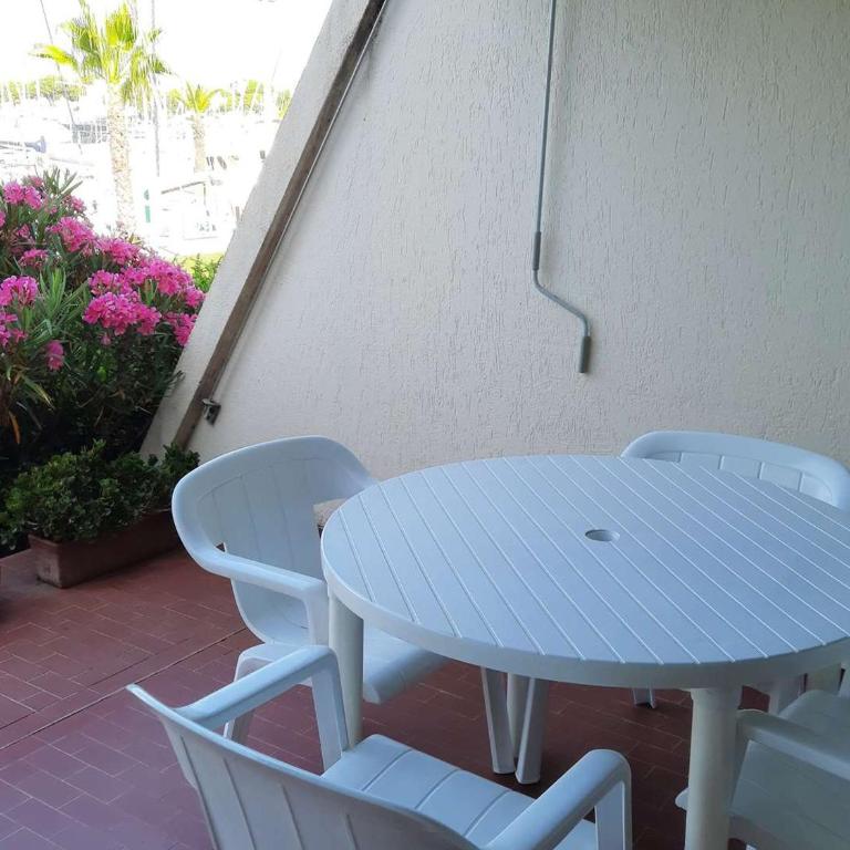 Appartement 2 Pièces avec Terrasse et Jardin, 4 Couchages, Animaux Admis, Parking - Port Camargue - FR-1-731-149 - Apartment - 12