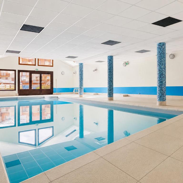 Duplex 3 chambres au pied des pistes avec piscine et parking - Appartement 3 Chambres - 5