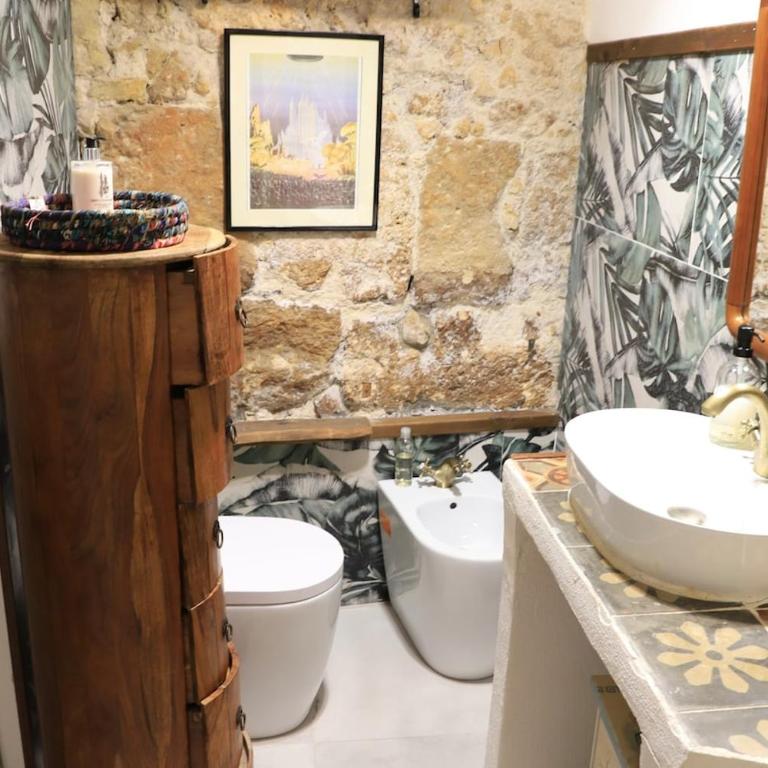 Domus Alchimia di Via Stretta - Castello - Two-Bedroom Apartment - 4