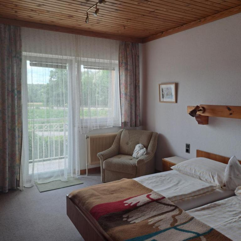 Haus Bärnthaler - Familienzimmer mit Balkon - 3