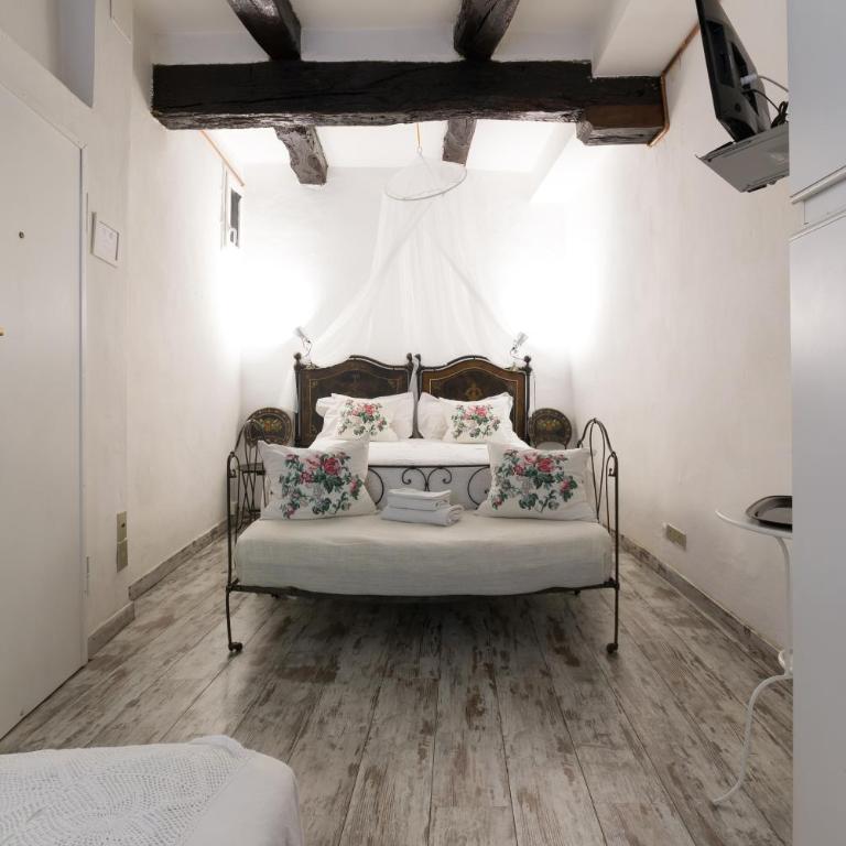 B&B AlbertaD - Camera Deluxe (2 Adulti + 1 Bambino) - 6