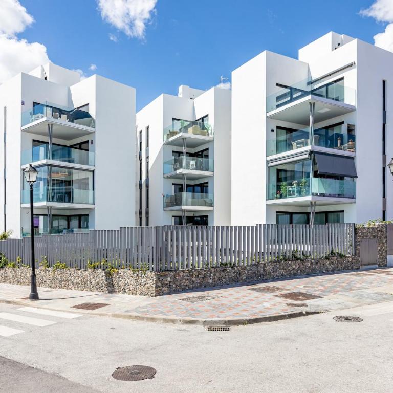 Bright & Modern Los Pacos Retreat - 3 Bedroom - Pass the Keys - Apartamento - 5
