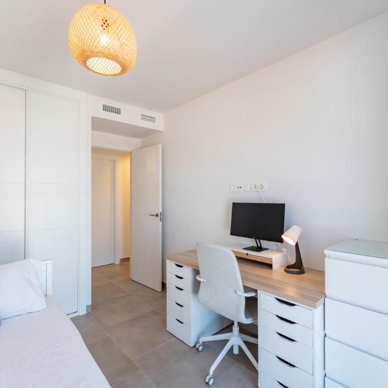 Bright & Modern Los Pacos Retreat - 3 Bedroom - Pass the Keys - Apartamento - 8