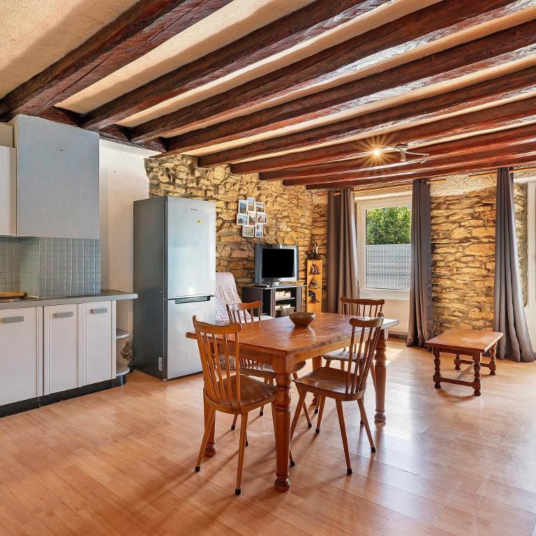 Appartement de caractère au centre - Apartamento de 2 dormitorios con vistas a la montaña - 1