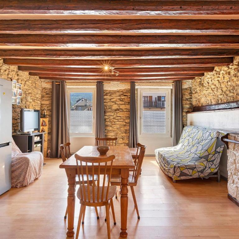 Appartement de caractère au centre - Apartamento de 2 dormitorios con vistas a la montaña - 16