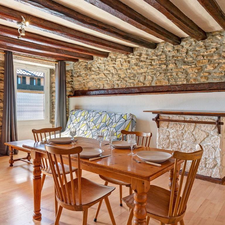 Appartement de caractère au centre - Apartamento de 2 dormitorios con vistas a la montaña - 12