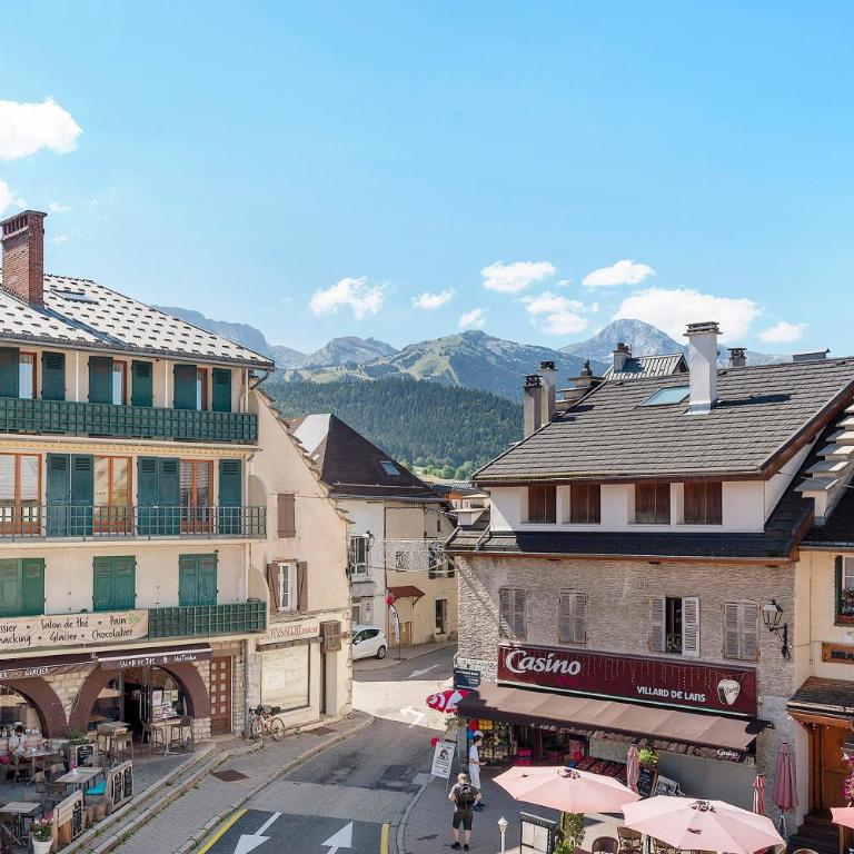 Appartement de caractère au centre - Apartamento de 2 dormitorios con vistas a la montaña - 25