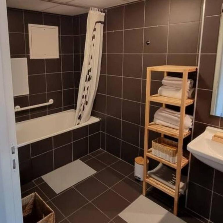 Auberge de Jeunesse HI Paris Yves Robert - Appartement avec Terrasse pour 4 Personnes - 5