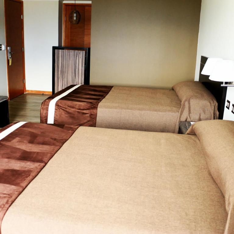 Hotel Diego de Almagro Providencia - Habitación con 2 camas grandes - 6