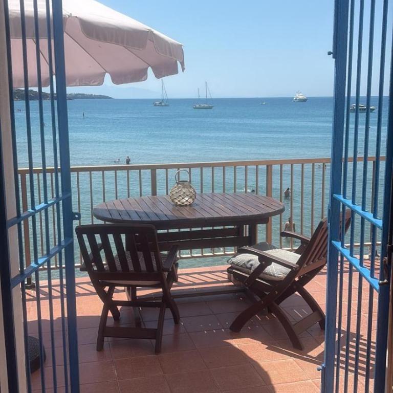 Portone Blu - Appartamento con 1 Camera da Letto, Balcone e Vista Mare - 1