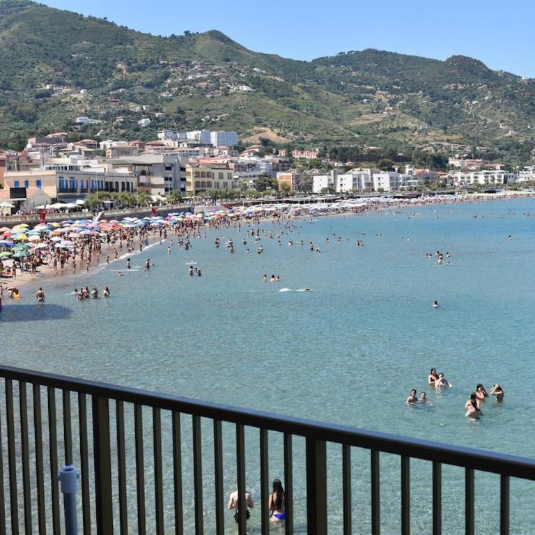 Portone Blu - Appartamento con 1 Camera da Letto, Balcone e Vista Mare - 9