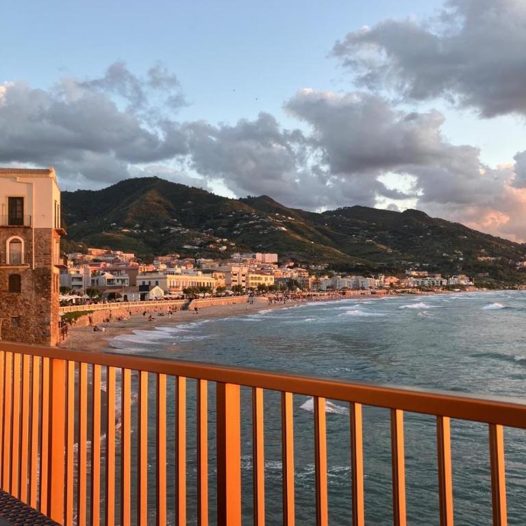Portone Blu - Appartamento con 1 Camera da Letto, Balcone e Vista Mare - 23