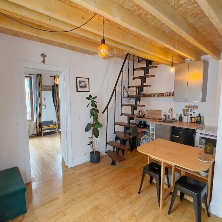 Duplex village Jourdain près des Buttes Chaumont - Appartement - 4