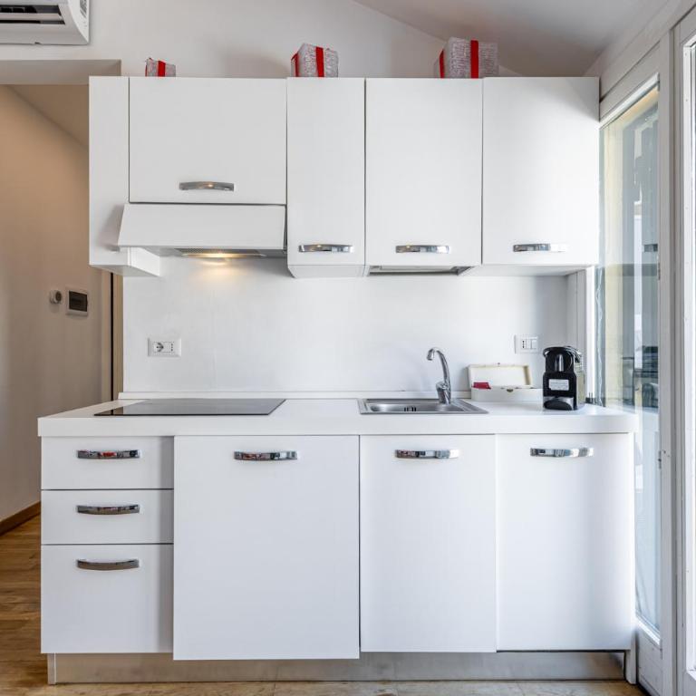 Bertini Terrace Luxury Apartment - Appartamento con 2 Camere da Letto e Terrazza - 4