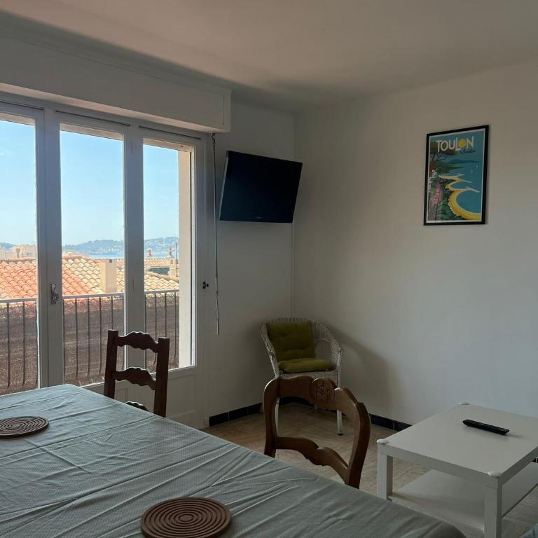 Vue mer, plage à pied, 2 chambres - Two-Bedroom Apartment - 14