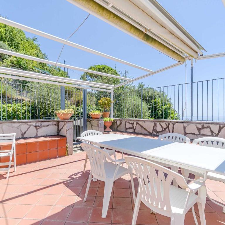 GuestHost - Exclusive Villa with pool & parking - Villa - 34