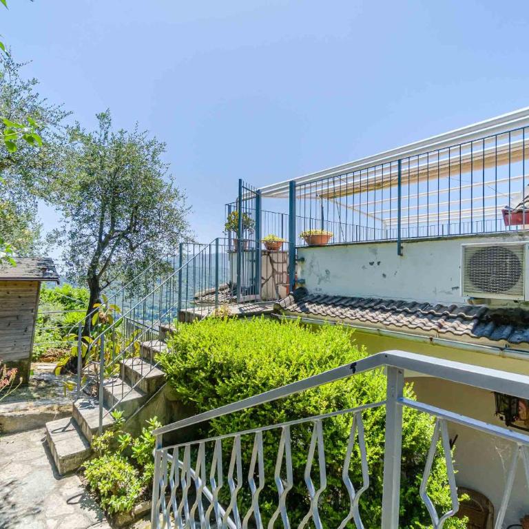 GuestHost - Exclusive Villa with pool & parking - Villa - 32