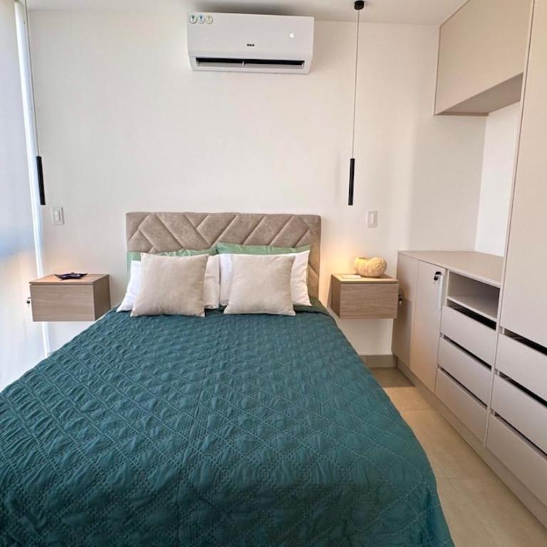 Vista al Mar, piscina - Two-Bedroom Apartment - 4