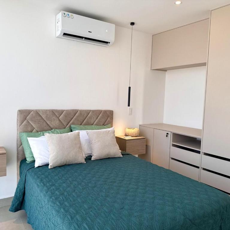 Vista al Mar, piscina - Two-Bedroom Apartment - 5