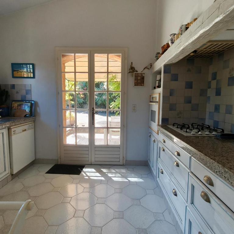 Villa Sanderling - A 3 km de St-Tropez - Villa climatisée avec piscine privée - Three-Bedroom House - 16