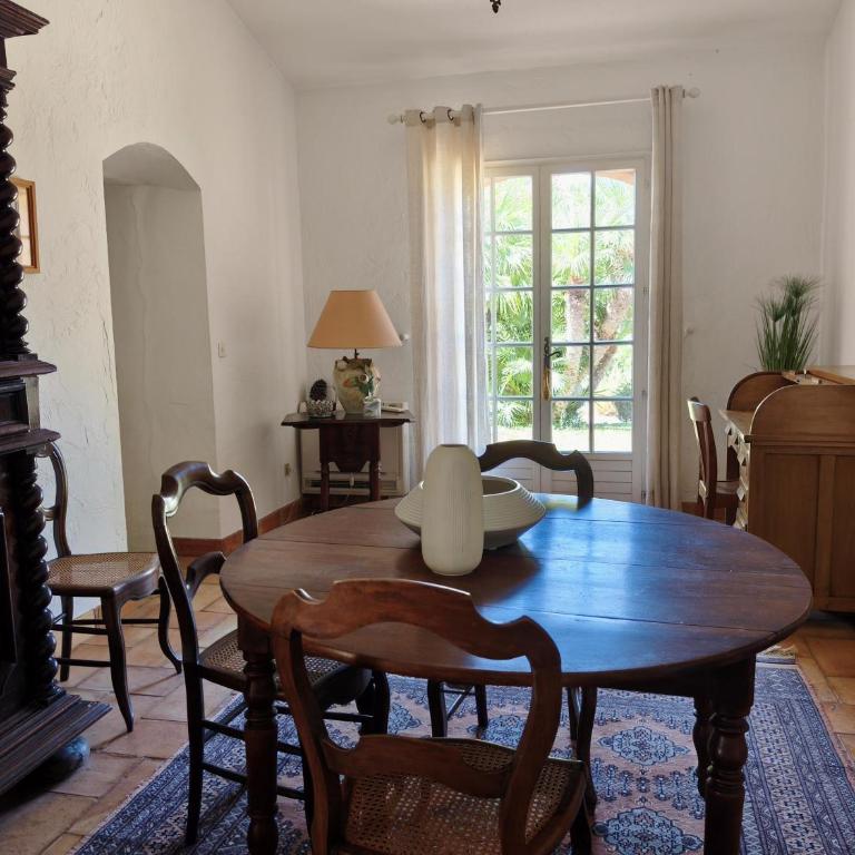 Villa Sanderling - A 3 km de St-Tropez - Villa climatisée avec piscine privée - Three-Bedroom House - 2