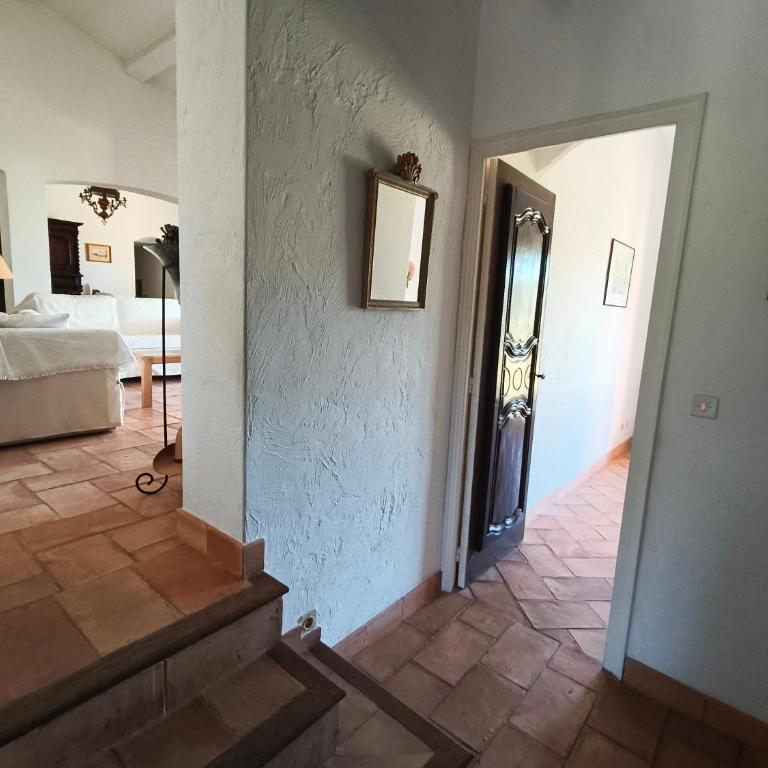 Villa Sanderling - A 3 km de St-Tropez - Villa climatisée avec piscine privée - Three-Bedroom House - 5