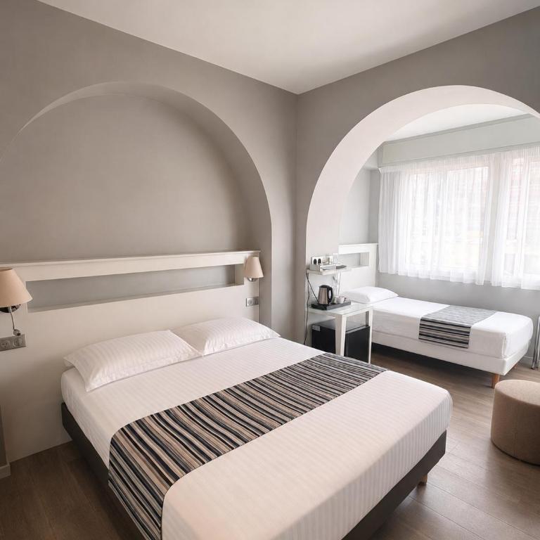 Hôtel Valencia - Chambre Triple - 1
