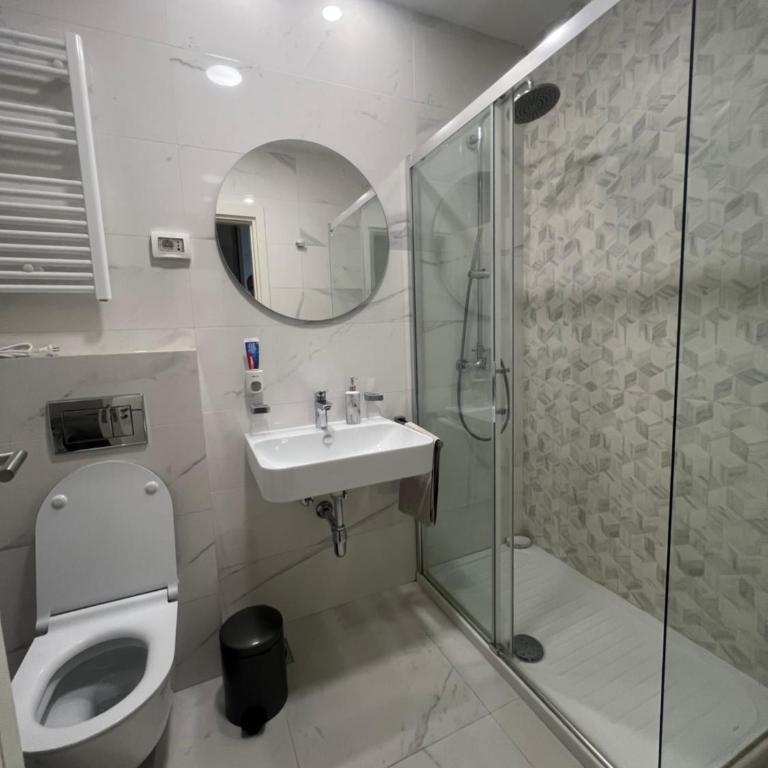 E&E Bar - One-Bedroom Apartment - 3