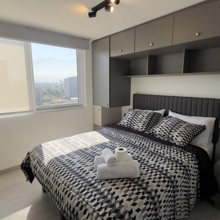 Oceana Suites Parque San Eugenio - One-Bedroom Apartment with City View - 1