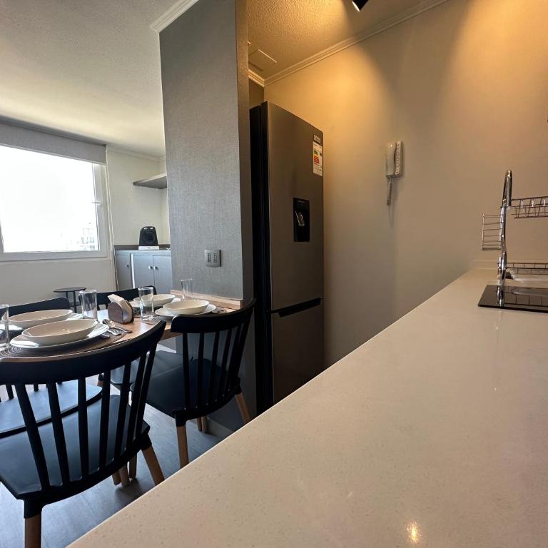 Oceana Suites Parque San Eugenio - One-Bedroom Apartment with City View - 4