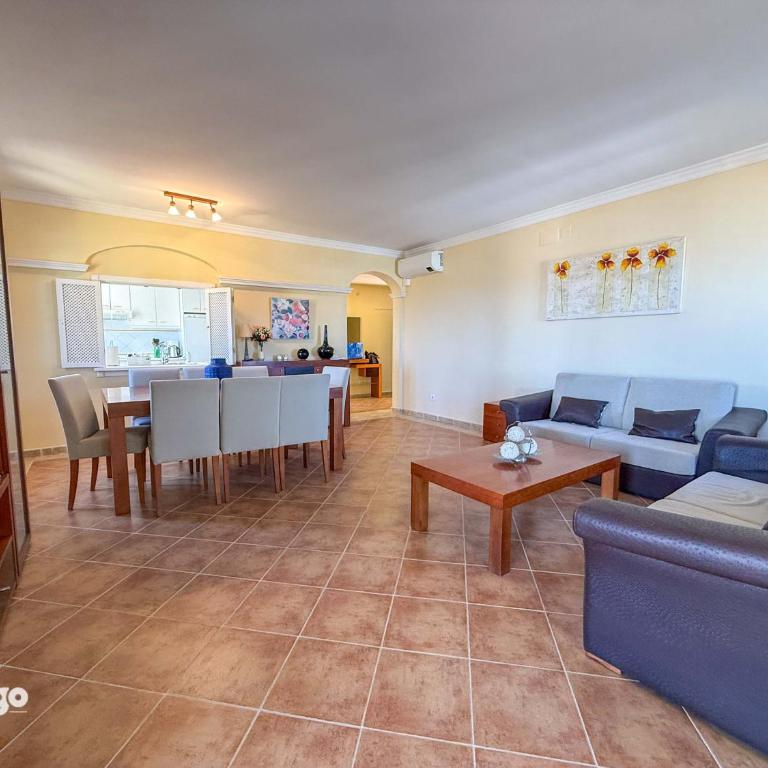 Beachfront Apartment - Sea View - COU01 - Three-Bedroom Apartment with Sea View - 5