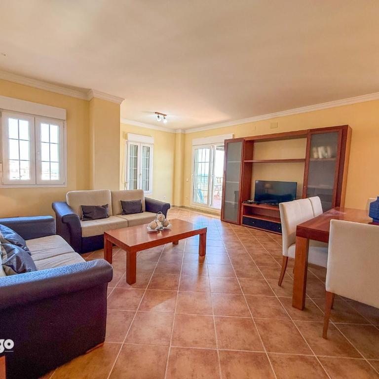 Beachfront Apartment - Sea View - COU01 - Three-Bedroom Apartment with Sea View - 7
