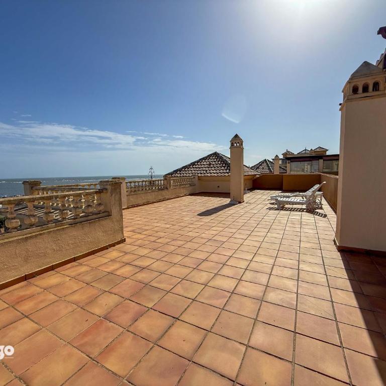 Beachfront Apartment - Sea View - COU01 - Three-Bedroom Apartment with Sea View - 20