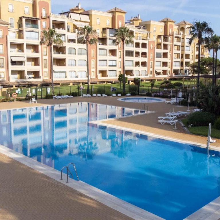 Beachfront Apartment - Sea View - COU02 - Three-Bedroom Apartment with Sea View - 33