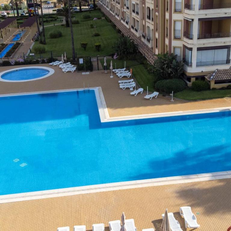 Beachfront Apartment - Sea View - COU02 - Three-Bedroom Apartment with Sea View - 4