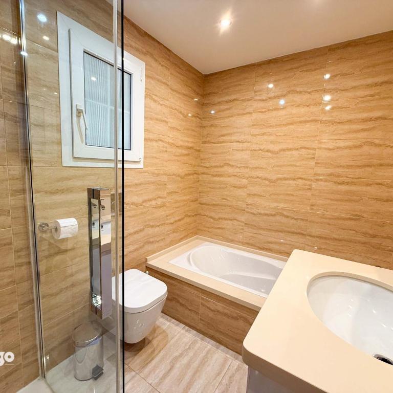 Beachfront Apartment - Sea View - COU02 - Three-Bedroom Apartment with Sea View - 9