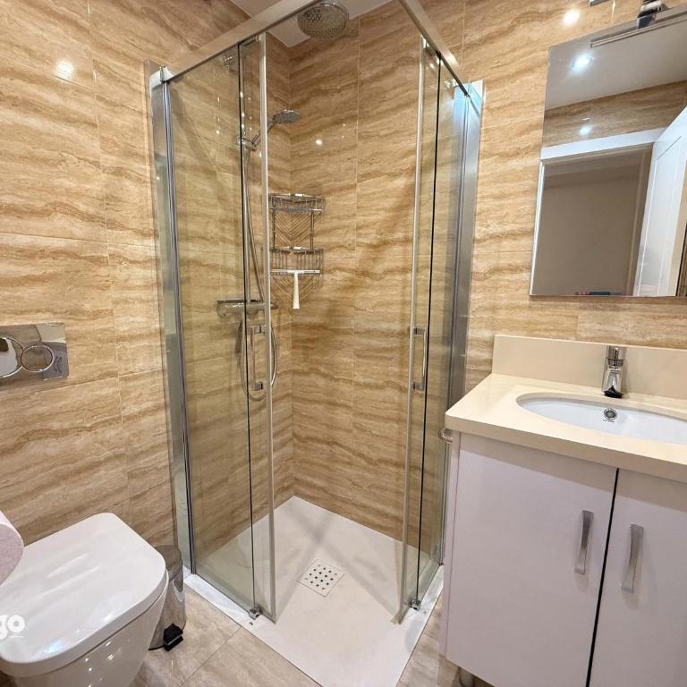 Beachfront Apartment - Sea View - COU02 - Three-Bedroom Apartment with Sea View - 12