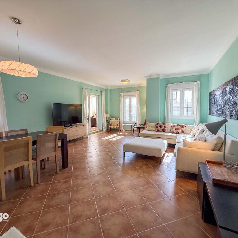 Beachfront Apartment - Sea View - COU02 - Three-Bedroom Apartment with Sea View - 15