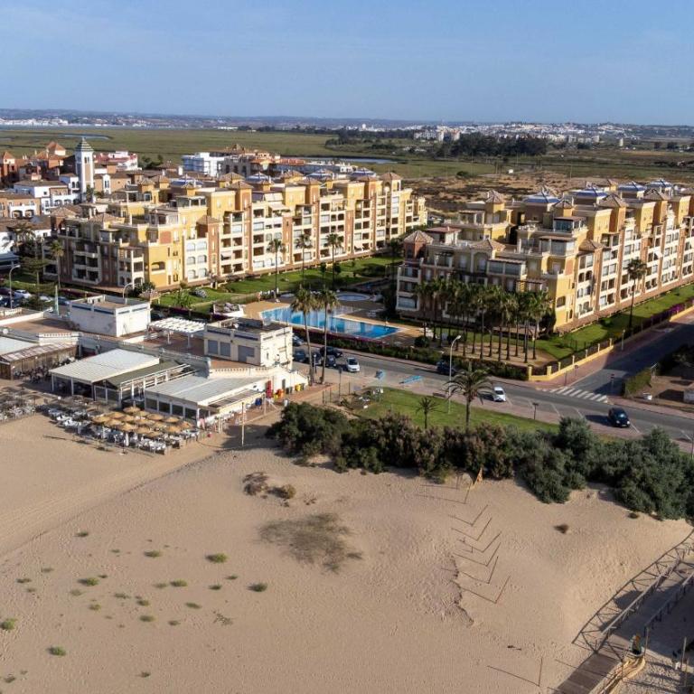 Beachfront Apartment - Sea View - COU02 - Three-Bedroom Apartment with Sea View - 29