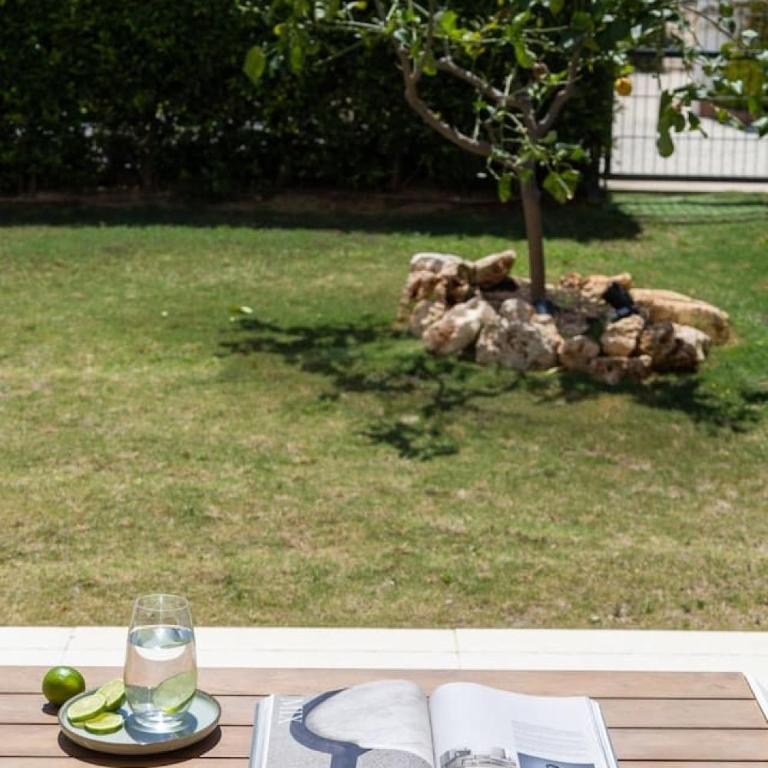 Modern Garden Villa Apartment with a Spacious Terrace - Apartamento - 10