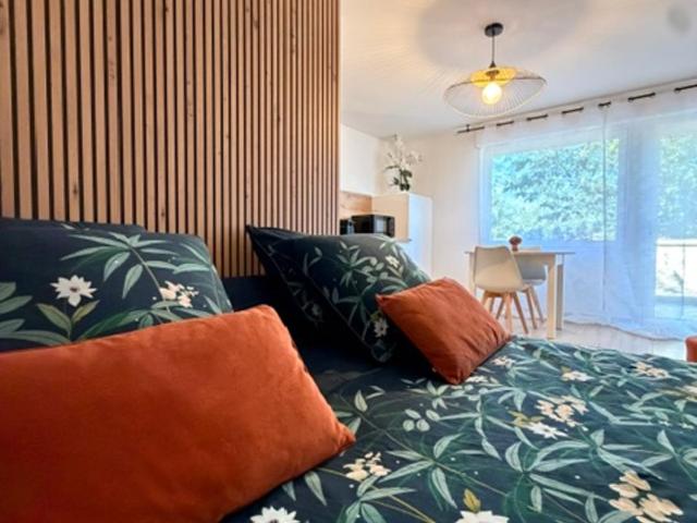 Studio Cosy rénové proche Annecy avec terrasse et parking privé sécurisé gratuit - Appartement 1 Chambre - 1