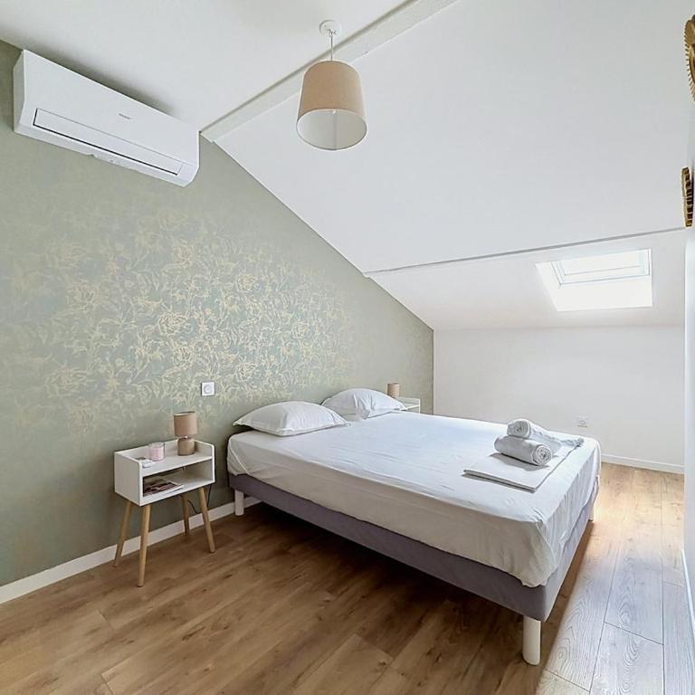 Duplex Design 6 personnes 2 chambres Clim Parking - Appartement 2 Chambres - 8