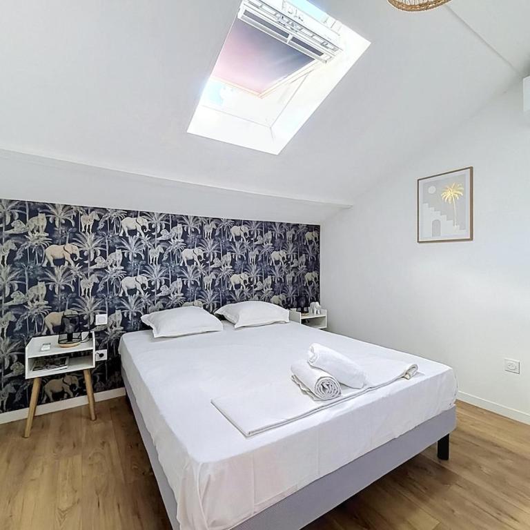 Duplex Design 6 personnes 2 chambres Clim Parking - Appartement 2 Chambres - 12