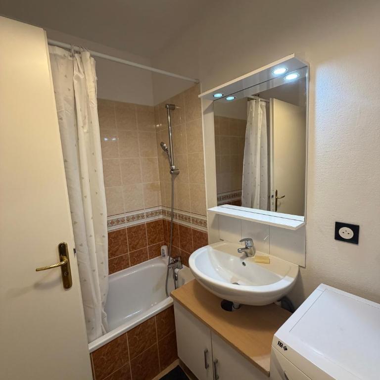 Happy place - Chambre Double avec Salle de Bains Commune - 7