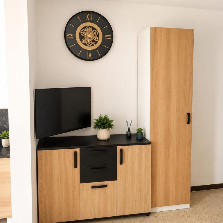 CAP Emeraude - One-Bedroom Apartment - 4