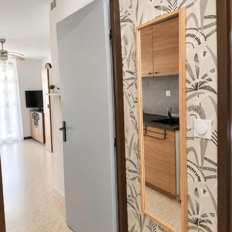 CAP Emeraude - One-Bedroom Apartment - 6