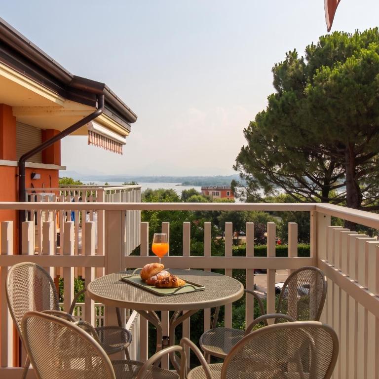 Panorama Apartment Peschiera - Suite con Vista Lago - 2