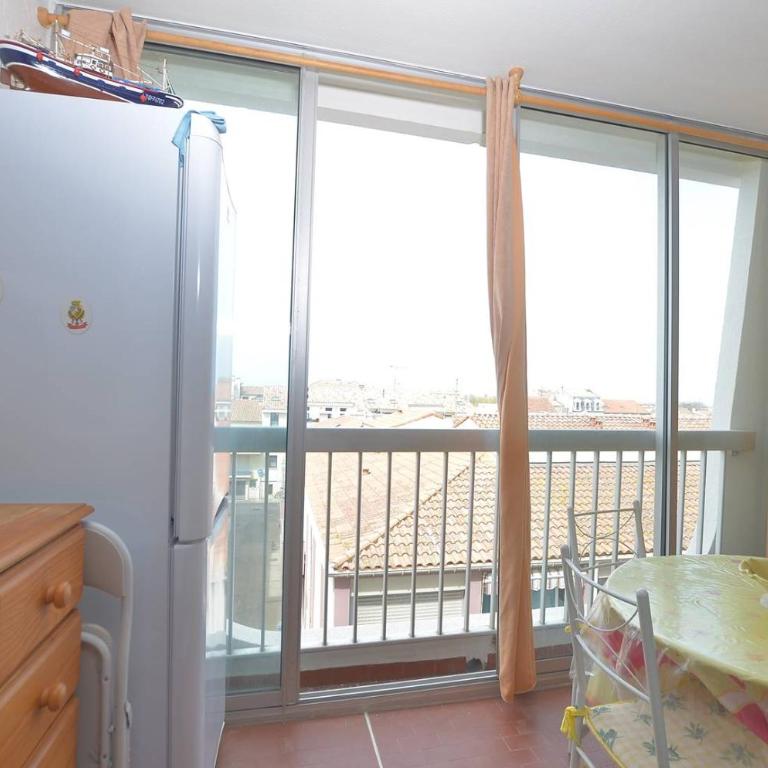 Méditerranée 32 - Appartement T2, immeuble devant la plage, au centre-ville du Grau-du-Roi. 4 personnes - Apartamento de 1 dormitorio - 3